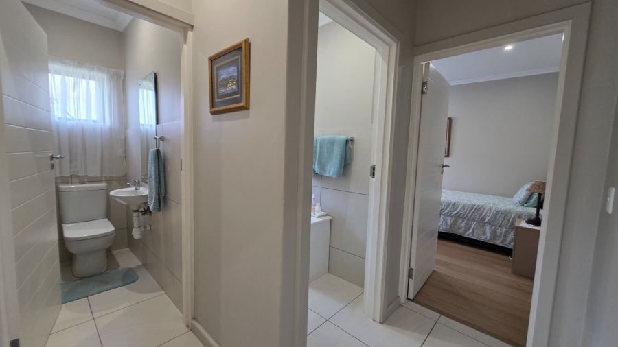 2 Bedroom Property for Sale in Heiderand Western Cape